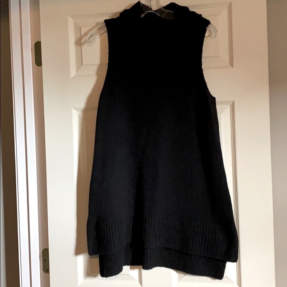 Barr III turtleneck sweater size large